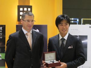 Pierre Dubois, CEO of Pierre DeRoche, presented Tsuyoshi Wada with a GrandCliff TNT Royal Rétro