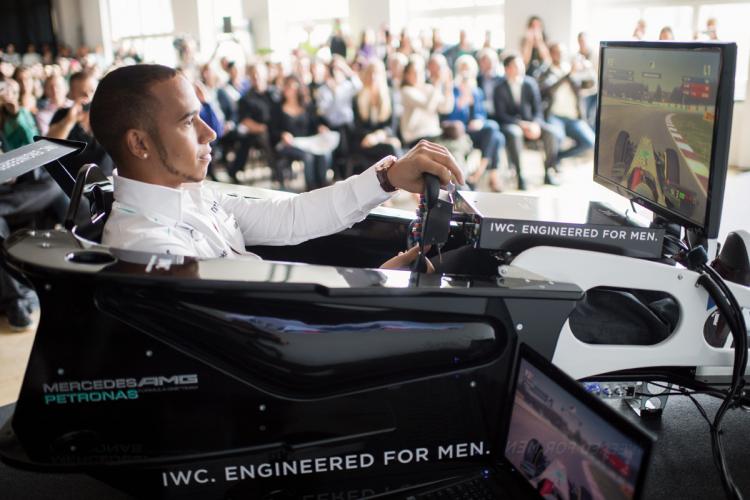 Hamilton showing off his skill on a F1 simulator