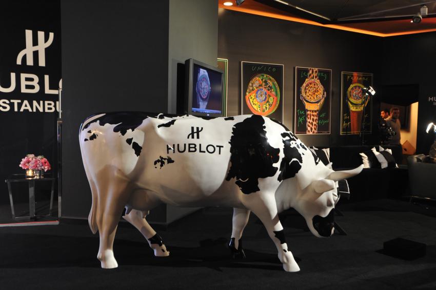 Pop-Art Holstein cow with the Hublot logo 