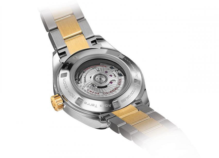 Unlike watches using a protective inner case, the Master Co-Axial can be admired trough a sapphire crystal.