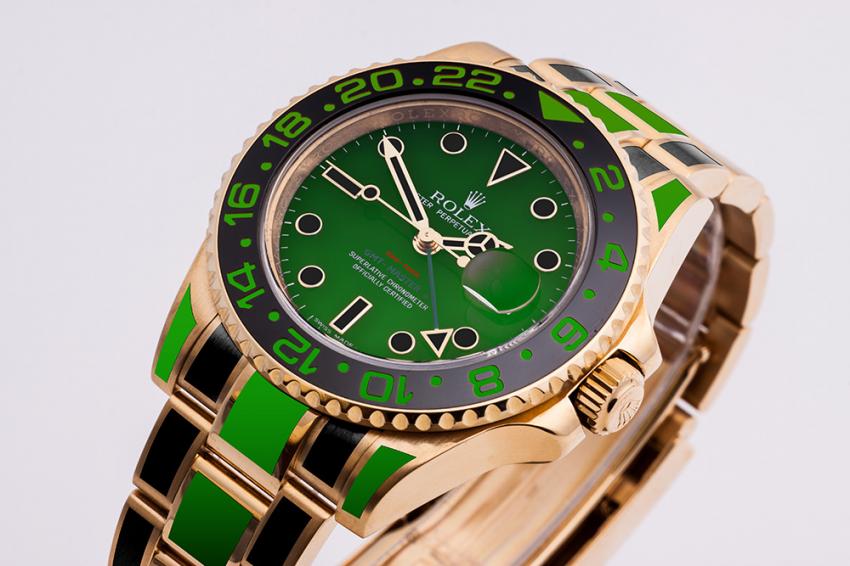 Rolex Oyster GMT Master II in gold customized using black and green COLORMANTAN