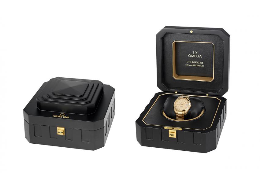 The presentation box is inspired by the architecture of the U.S. Bullion Depository building.