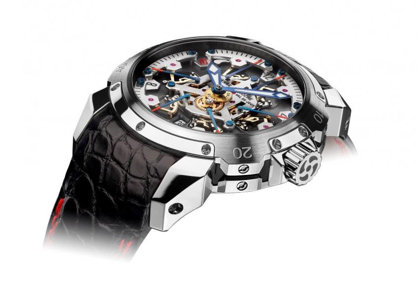 The 2014 Pierre DeRoche TNT Royal Rétro is only 43 mm in diameter