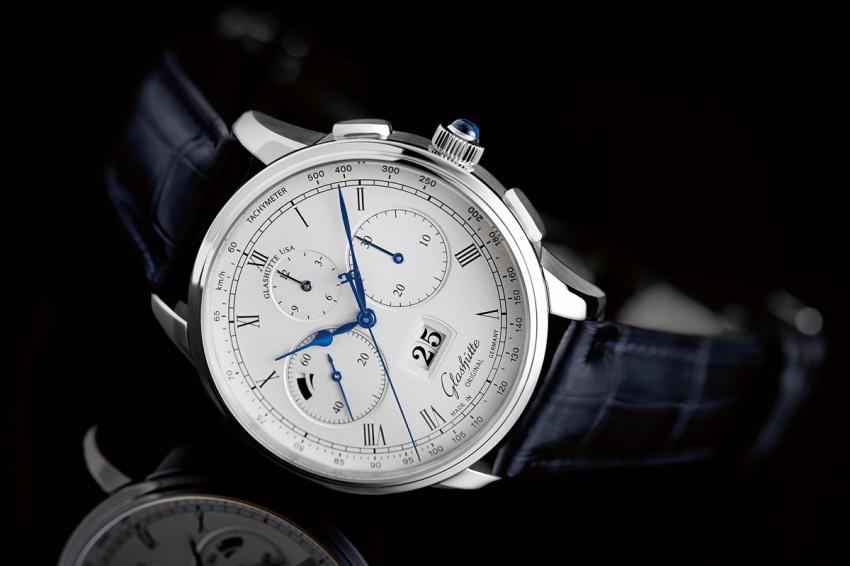 The platinum version of the Chronograph Panorama Date