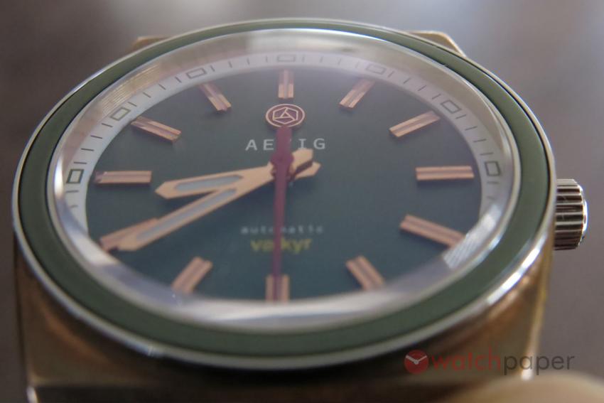 A closer look at the green Valkyr dial.