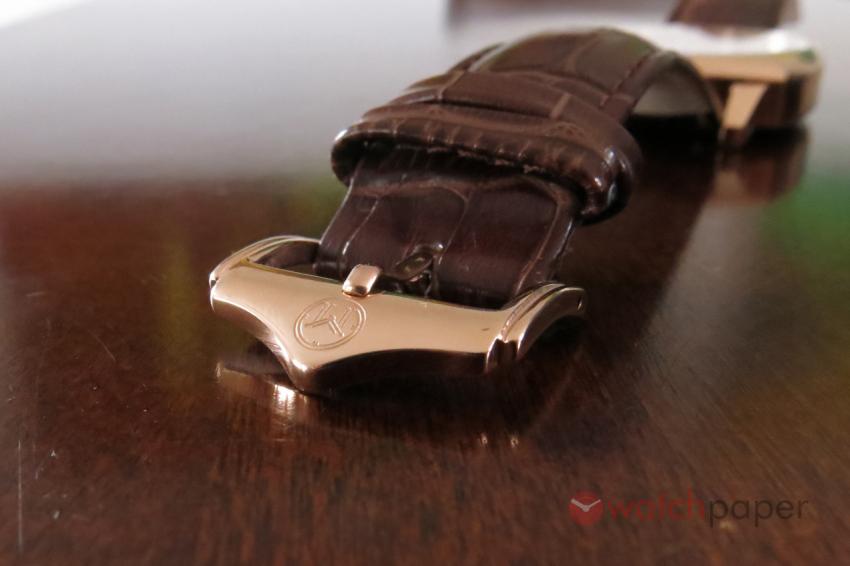 The Carlton is equipped with the typical Melbourne Watch Co custom buckle.