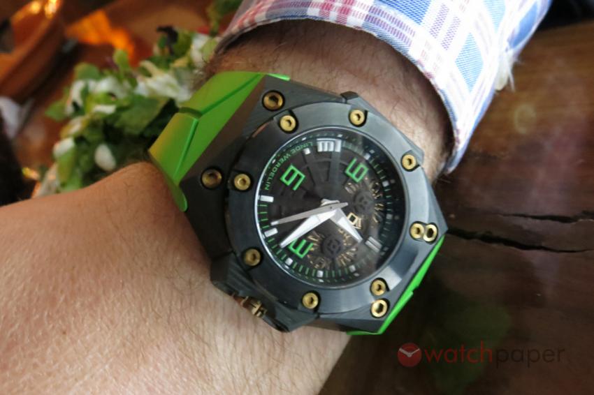 Here is the Linde Werdelin Oktopus Green on a larger (7 inch) wrist.