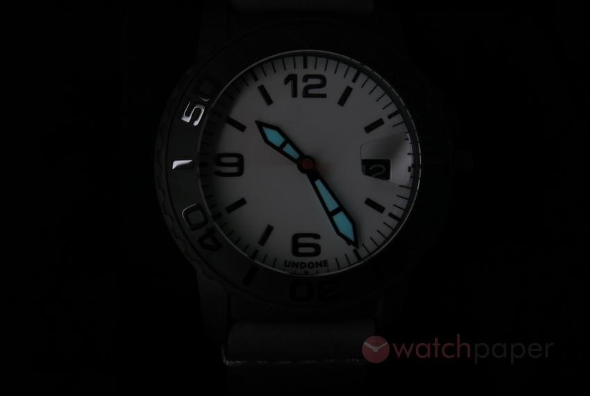 The lume filled hands of the UNDONE Aqua are quite capable in the dark.