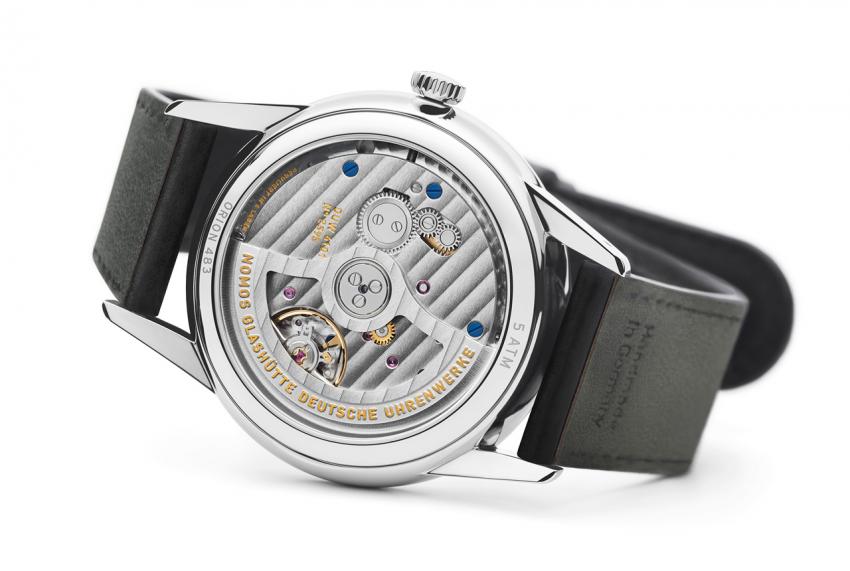 Nomos neomatik date caliber (DUW 6101)