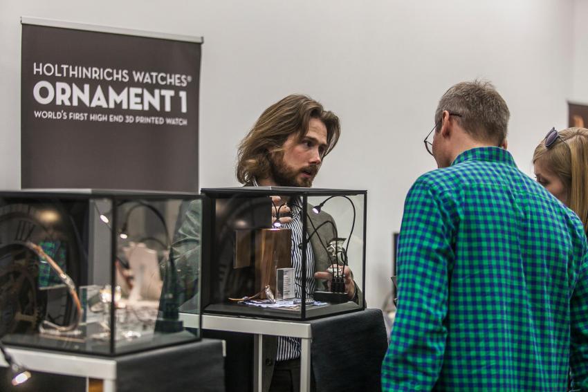 Michiel Holtrinchs with visitors at AuroChronos 2018